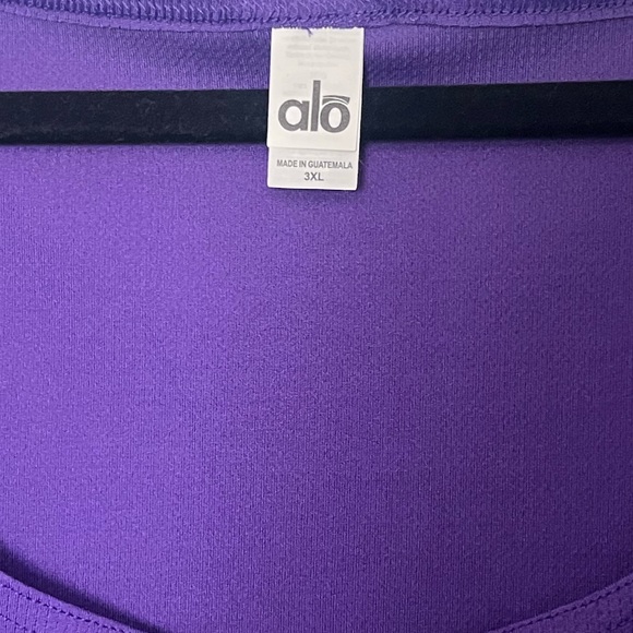 ALO Yoga Purple Scoop Neck Tank Top - Picture 3 of 3